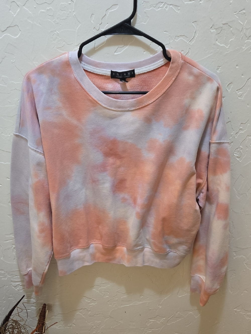 Trixxi Peach & White Tie-Dye Cropped Crewneck